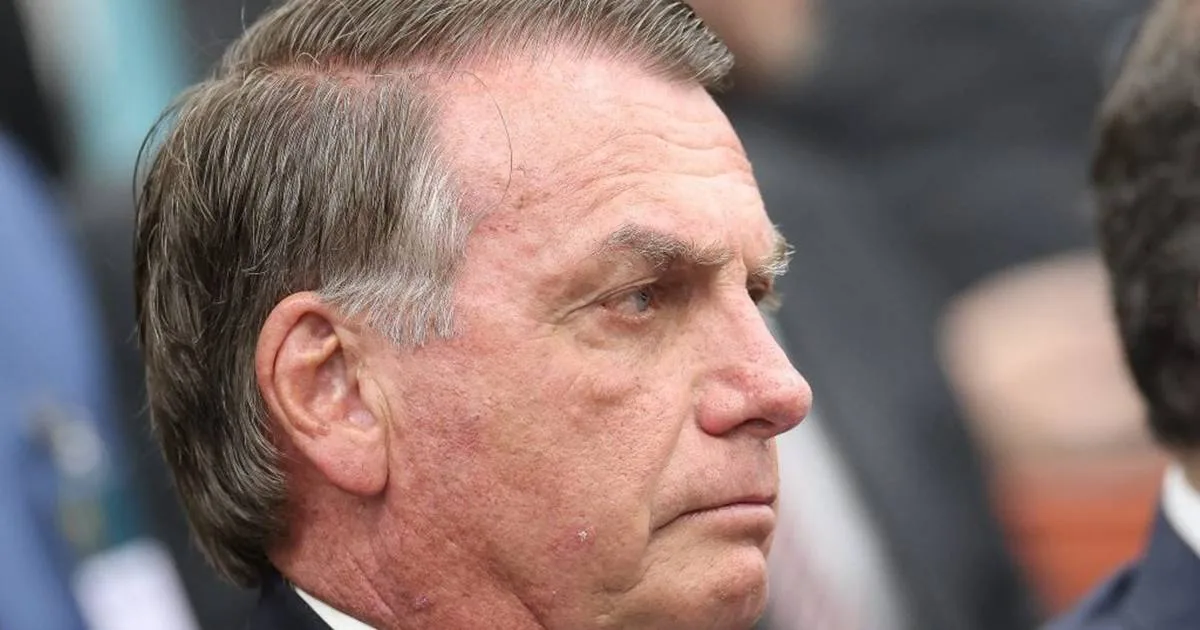 Apesar de autorização de Moraes, Flávio diz que Bolsonaro não dará entrevistas