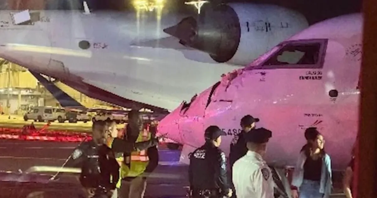 Aviões colidem em Nova York; aeronaves transportavam 93 pessoas