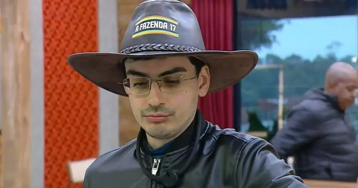 Expulso? Justiça determina que Dudu Camargo seja intimado dentro de 'A Fazenda'