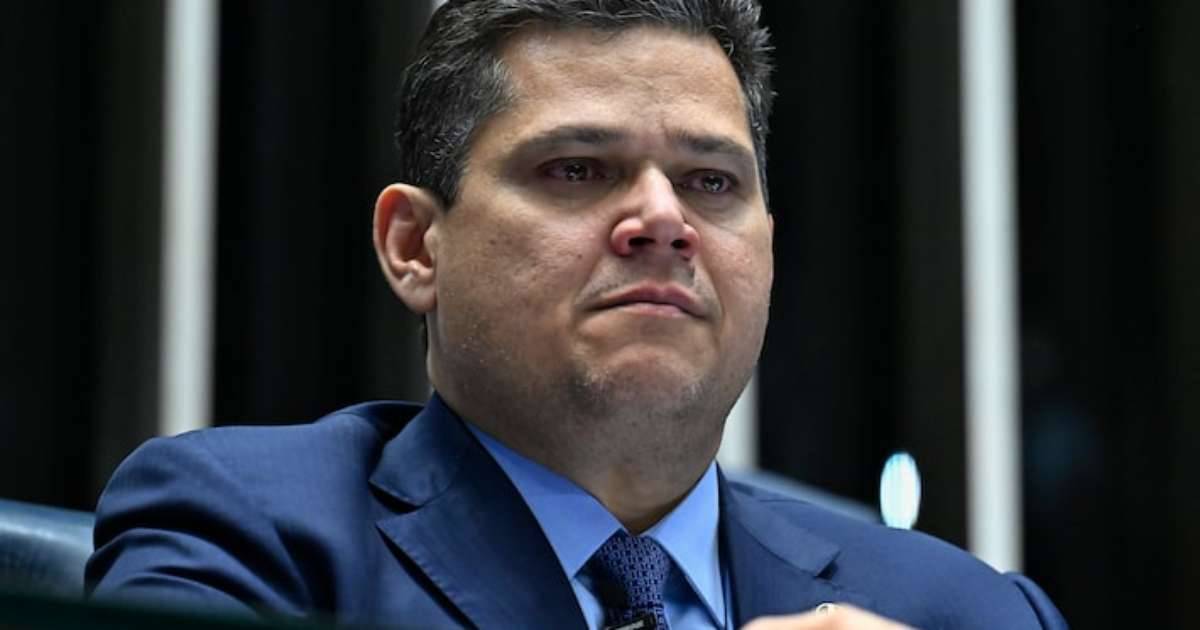 'Fator Pacheco' leva Alcolumbre a cancelar votação de vetos de Lula; leia bastidor