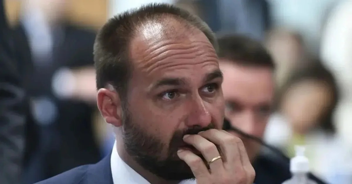 Vai ser preso? Moraes pressiona e fala sobre possível prisão de Eduardo Bolsonaro