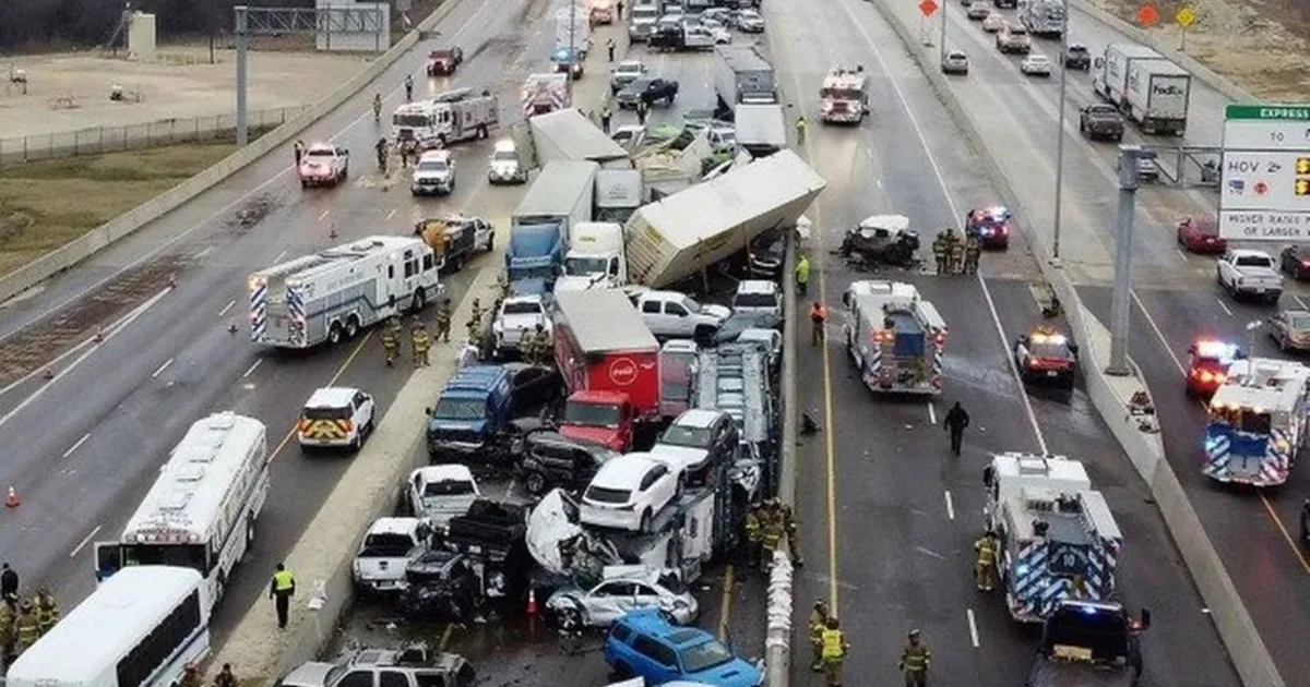 Número de vítimas em acidente na BR-230 chega a 21 após colisão entre caminhonete e carreta