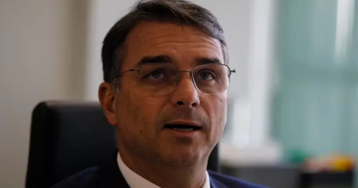 Declaração do PT liga família Bolsonaro às mortes da pandemia e gera reação