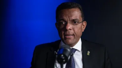 Flávio Bolsonaro chefiava esquema de corrupção em hospitais do Rio, denuncia deputado