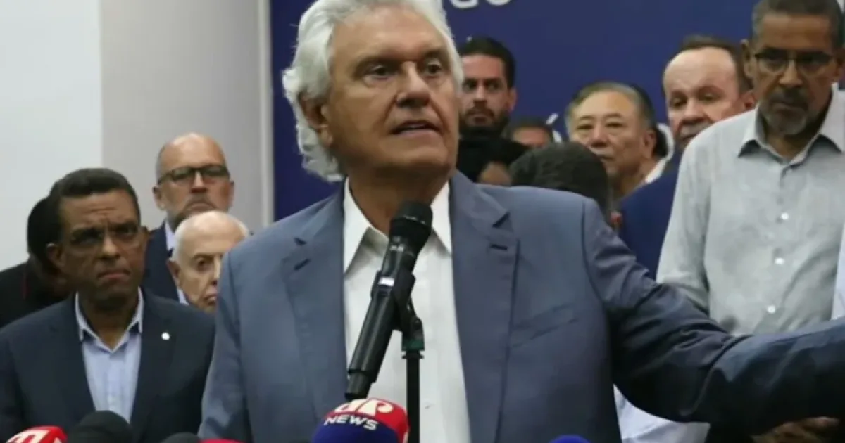 Governador de Goiás, Ronaldo Caiado crítica Flávio Bolsonaro