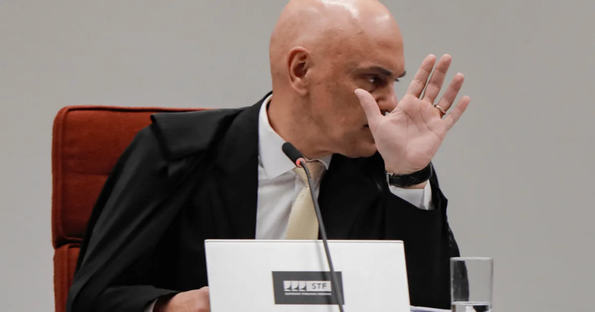 Moraes analisa se Jair Bolsonaro descumpriu medida cautelar
