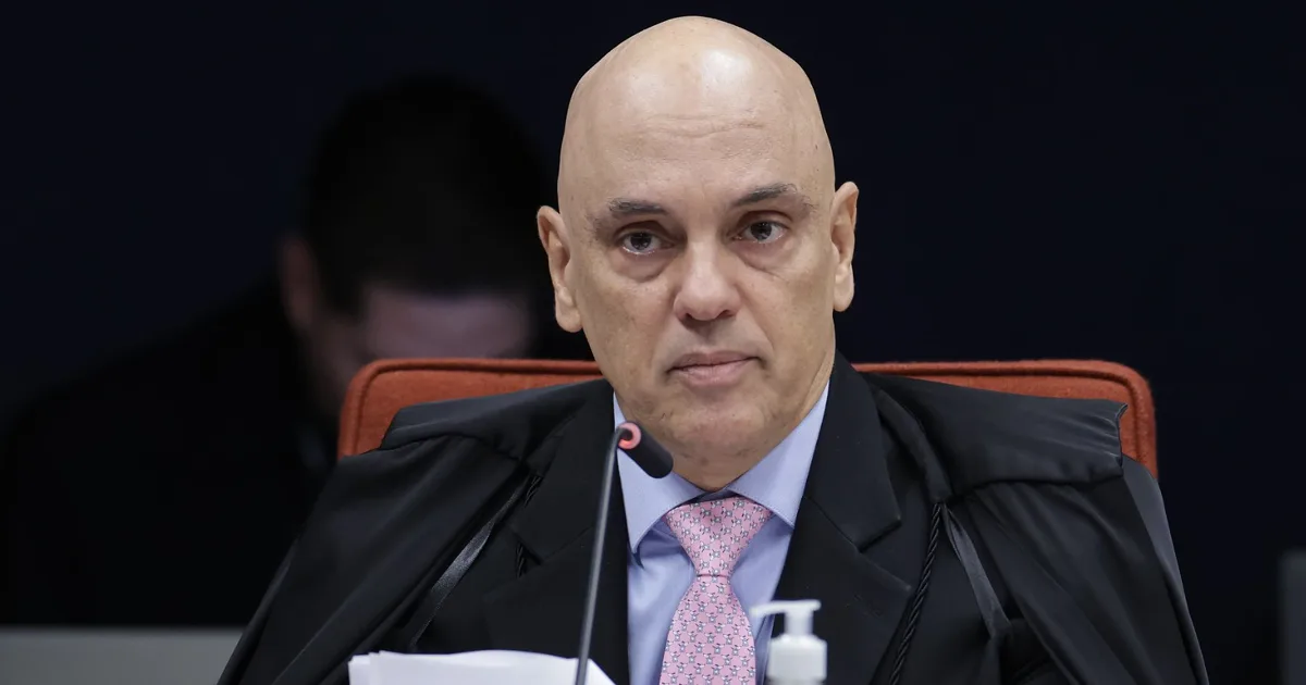 Moraes cobra Bolsonaro após Eduardo gravar vídeo para o pai nos EUA