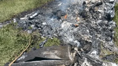 Mortes são confirmadas na queda do avião no RJ