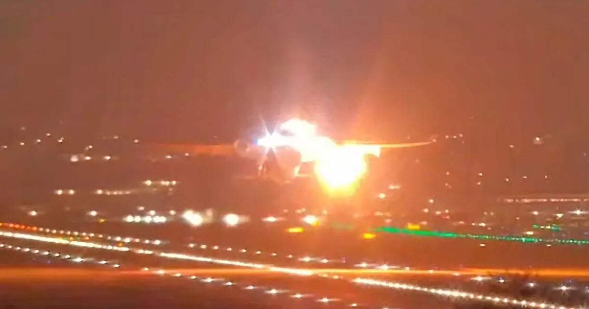 Motor de avião explode durante decolagem de avião do aeroporto de Guarulhos, SP