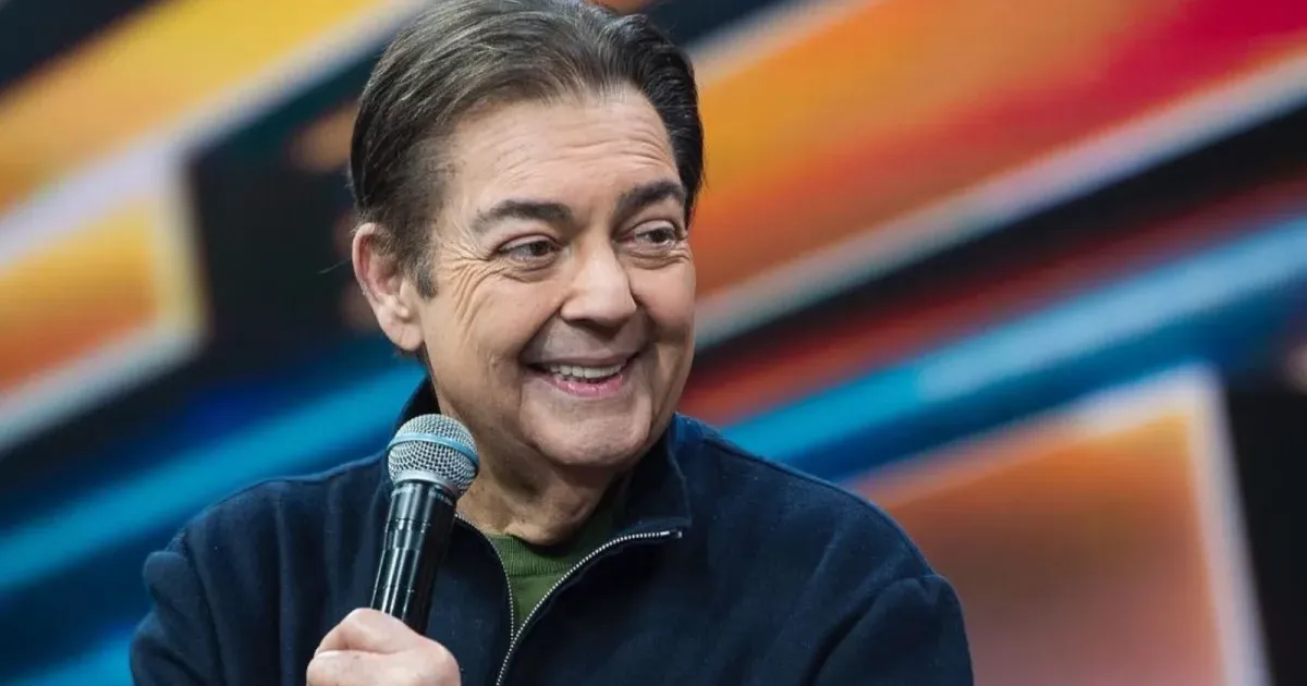 Sites confirmam foto rara de Faustão ao lado dos filhos