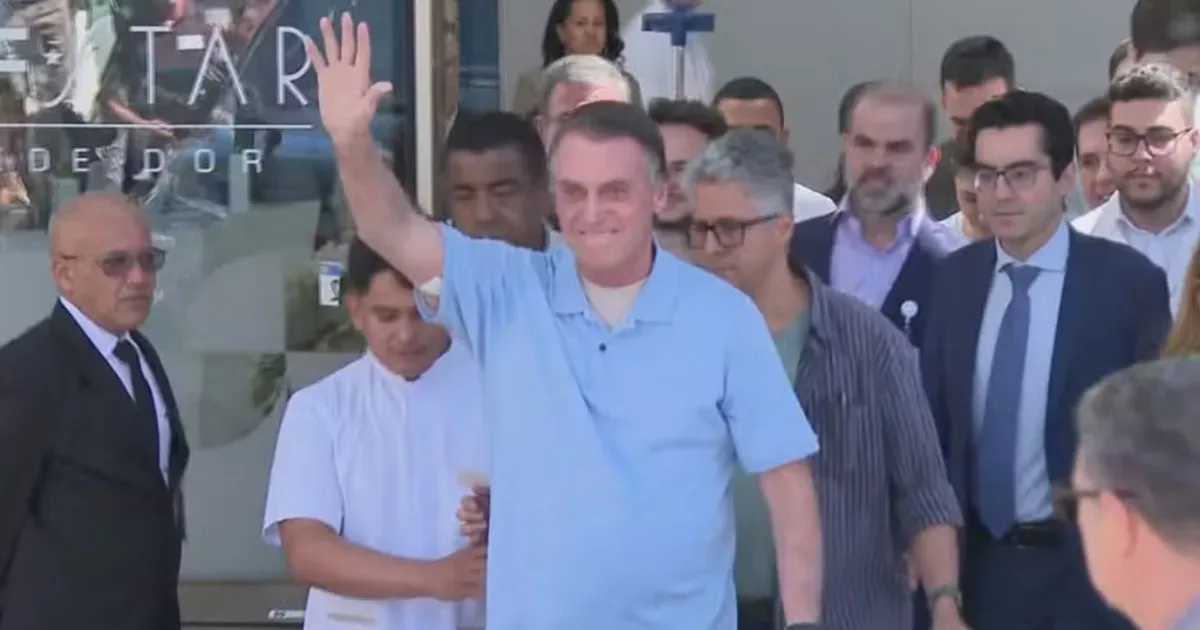 Vídeo mostra Bolsonaro saindo de hospital; entenda a polêmica