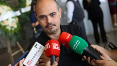 A razão da presença do governador de MG no velório do pai de Ana Paula