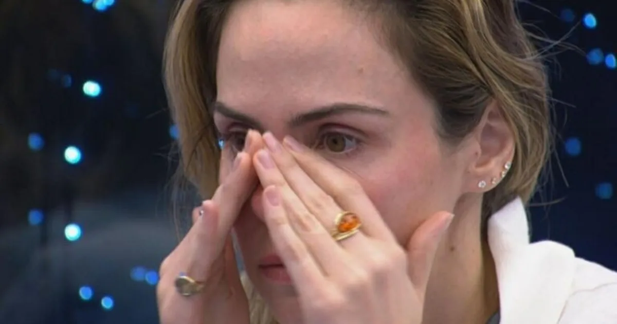 Ana Paula emociona ao revisitar trajetória e fala sobre sensação de “missão inacabada”