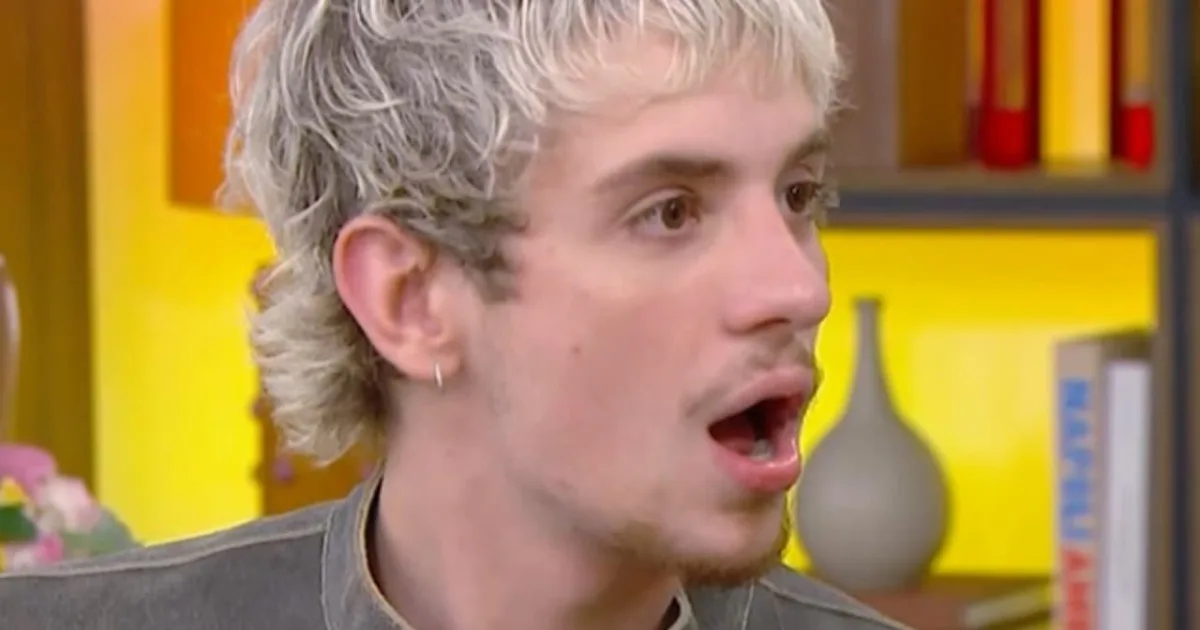 Ao vivo, Juliano Floss leva choque com descoberta