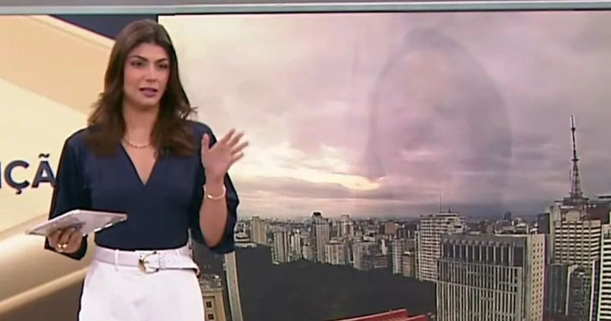 Apresentadora do SBT leva susto ao vivo