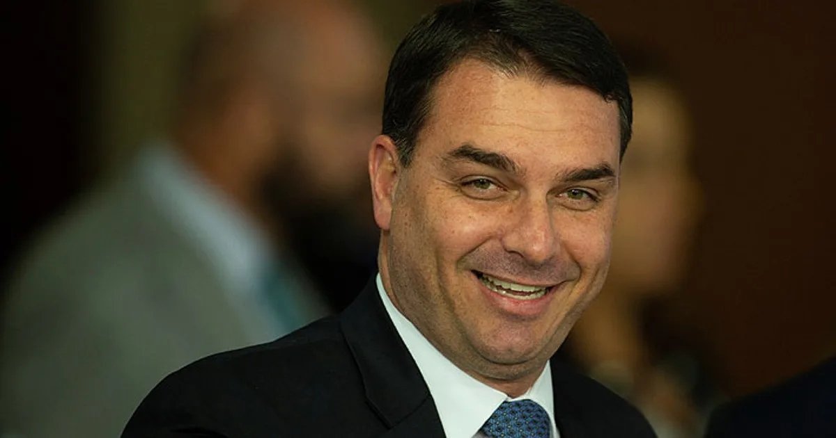 As pesquisas que mostram Flávio Bolsonaro à frente de Lula