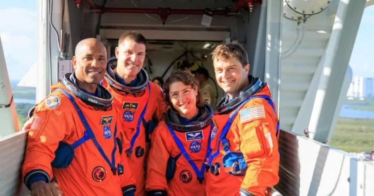 Astronautas homenageiam mulher falecida e batizam cratera lunar