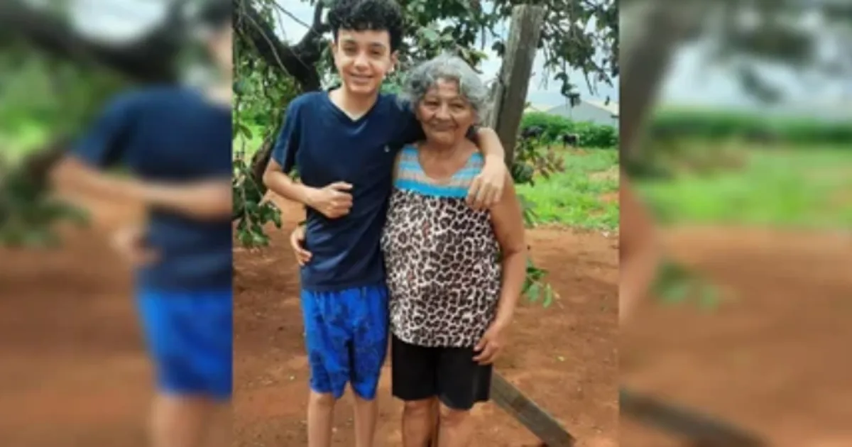 Avó e neto são encontrados sem vida em casa