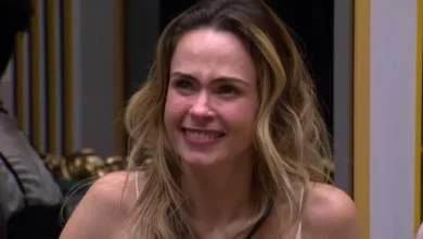 Bandeira de Lula é estendida por fãs de Ana Paula e sister reage