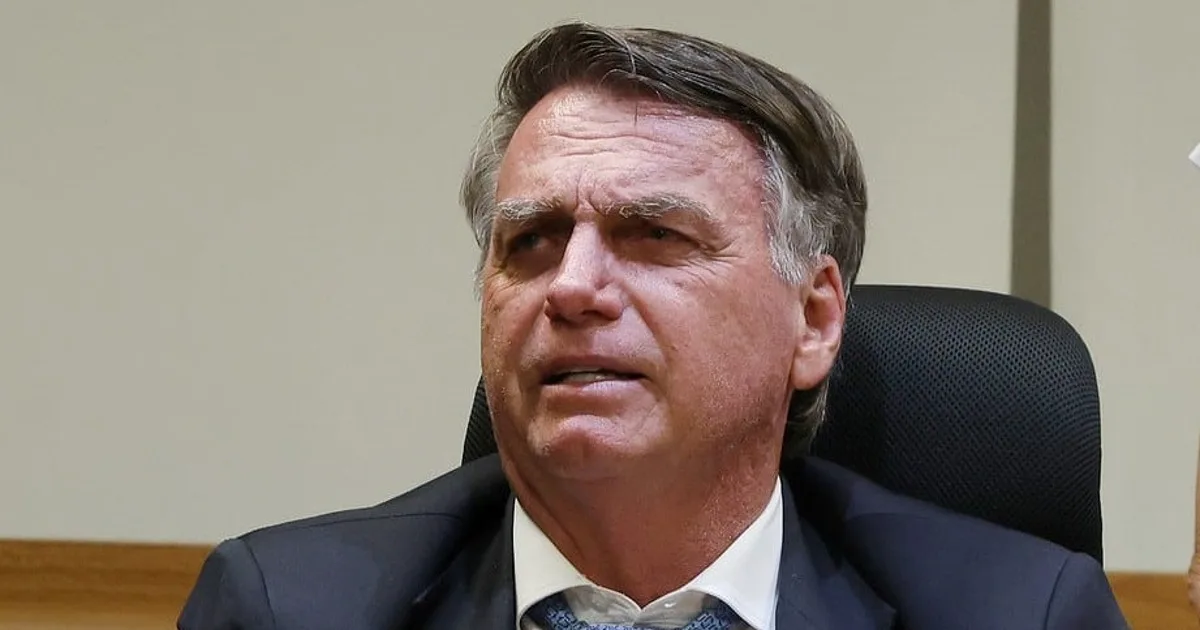 Bolsonaro apresenta queixa-crime contra Janones no STF