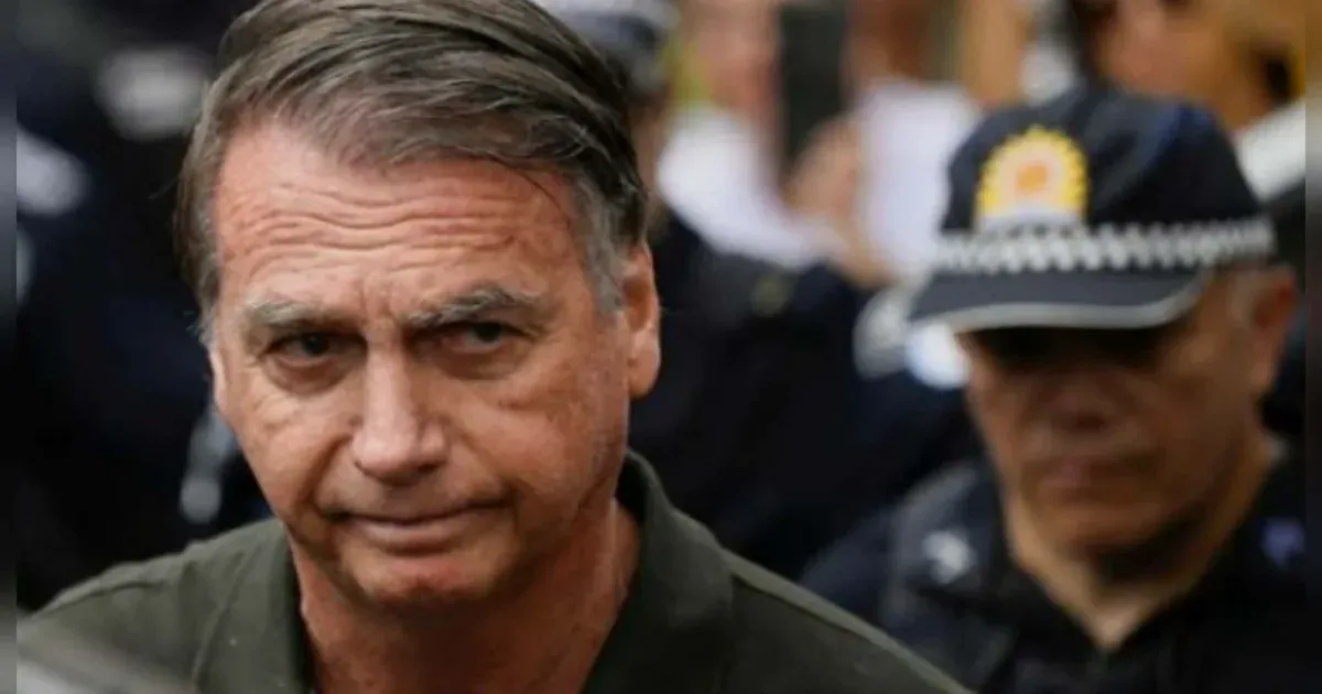Bolsonaro quer que familiar de Michelle acompanhe prisão domiciliar