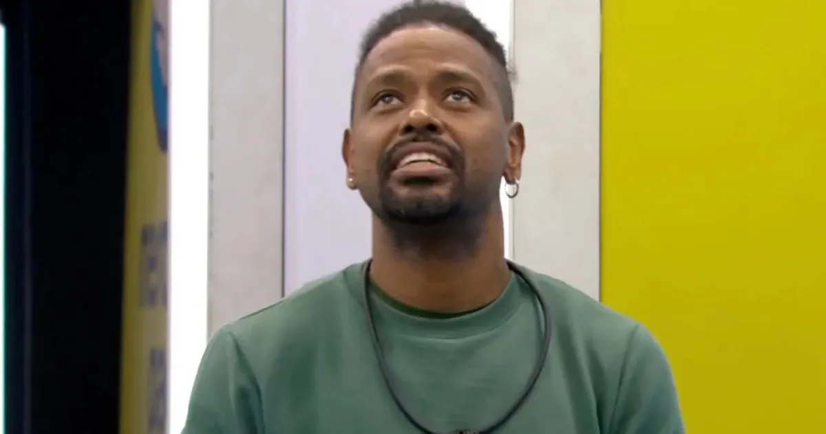 Boneco se frustra com informação