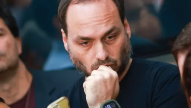 Carlos dá versão diferente de Michelle sobre saúde de Bolsonaro