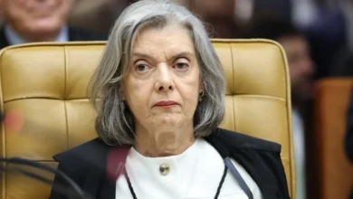 Cármen Lúcia acompanha voto de Moraes e reforça condenação de Eduardo Bolsonaro