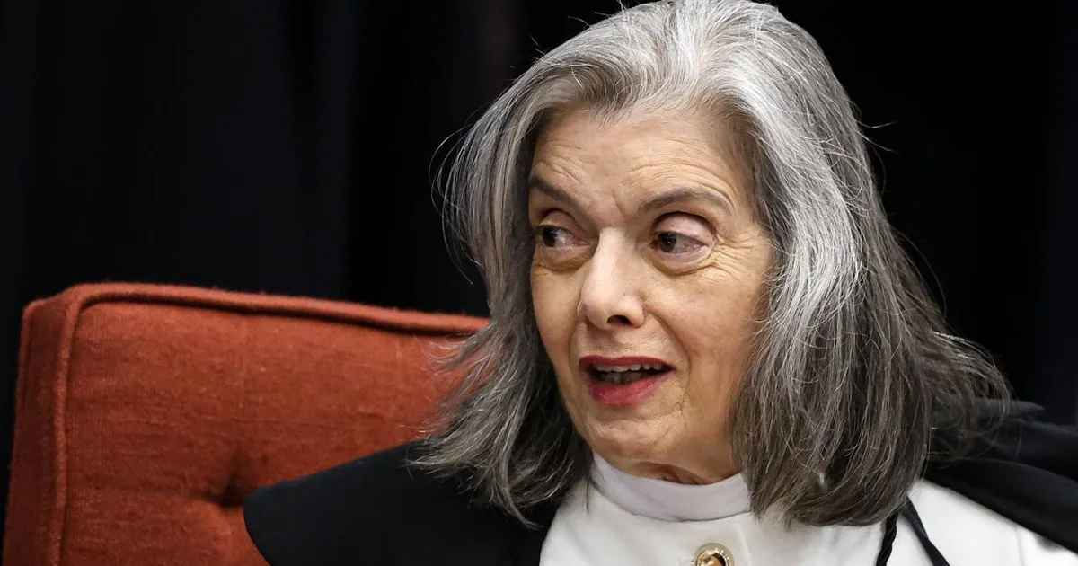 Cármen Lúcia revela pressão familiar para deixar o STF