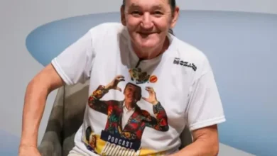 Depois do acidente que o levou ao hospital, Marquito surge em foto com amigos