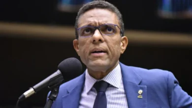 Deputado apresenta PL que pode garantir prisão domiciliar a Bolsonaro