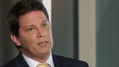 Deputado Mário Frias é internado em UTI após dores abdominais