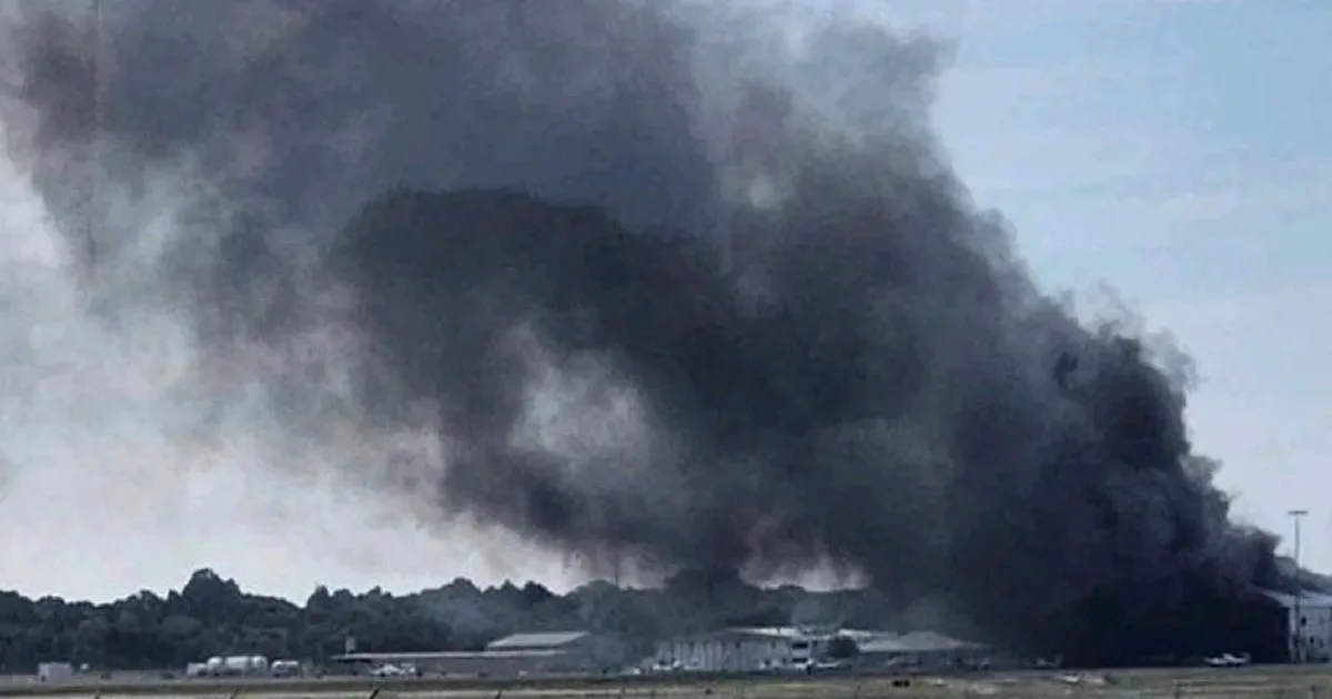 Duas pessoas perdem a vida após avião colidir com hangar na Austrália