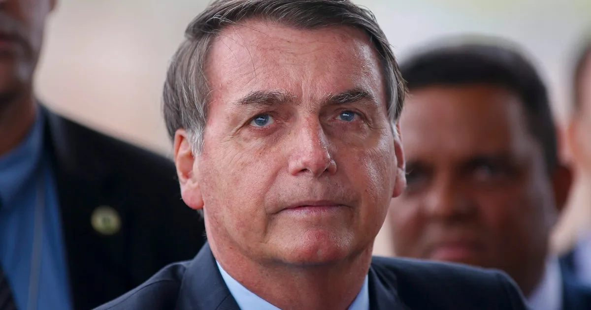 Em prisão domiciliar, Bolsonaro solicita que irmão de Michelle atue como cuidador