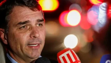 Flávio Bolsonaro comunica morte e deixa o Brasil em profundo luto