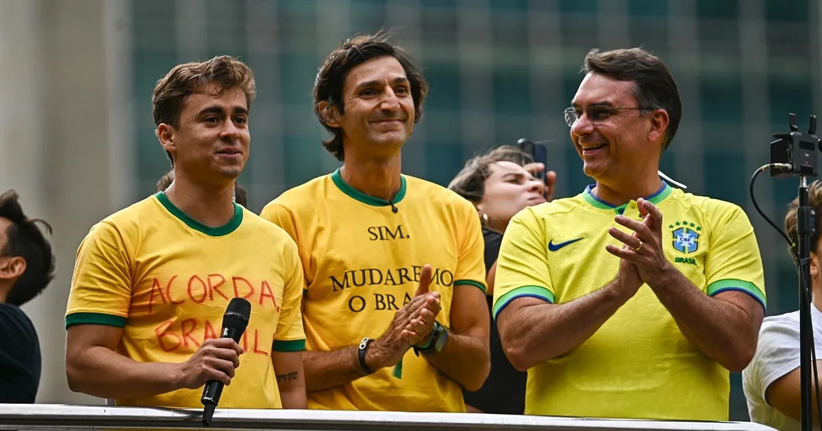 Flávio Bolsonaro pede união da direita e Nikolas diz estar no limite