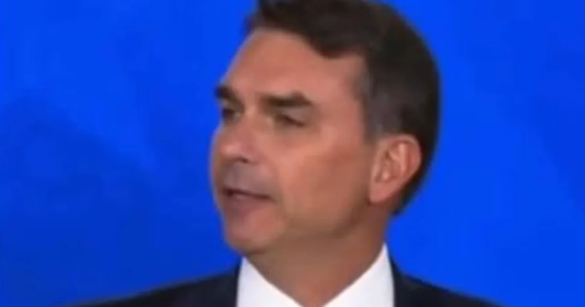 Flávio fala sobre a possibilidade de Trump invadir o Brasil