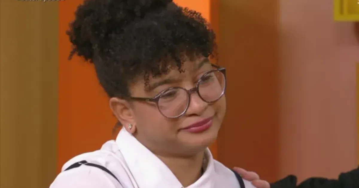 Gil do Vigor manda recado para Milena e sister desaba no choro