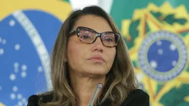 “Impossível não se indignar”, diz Janja sobre falas de aliado de Trump