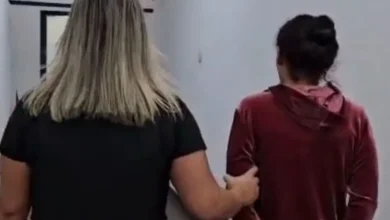 Irmã mais velha é presa por envolvimento em exploração de criança de 11 anos