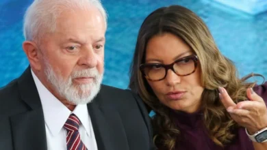 Janja entra em cena e faz Lula ajustar informação em discurso público