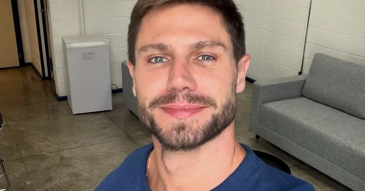 Jonas Sulzbach presta apoio a Alberto Cowboy