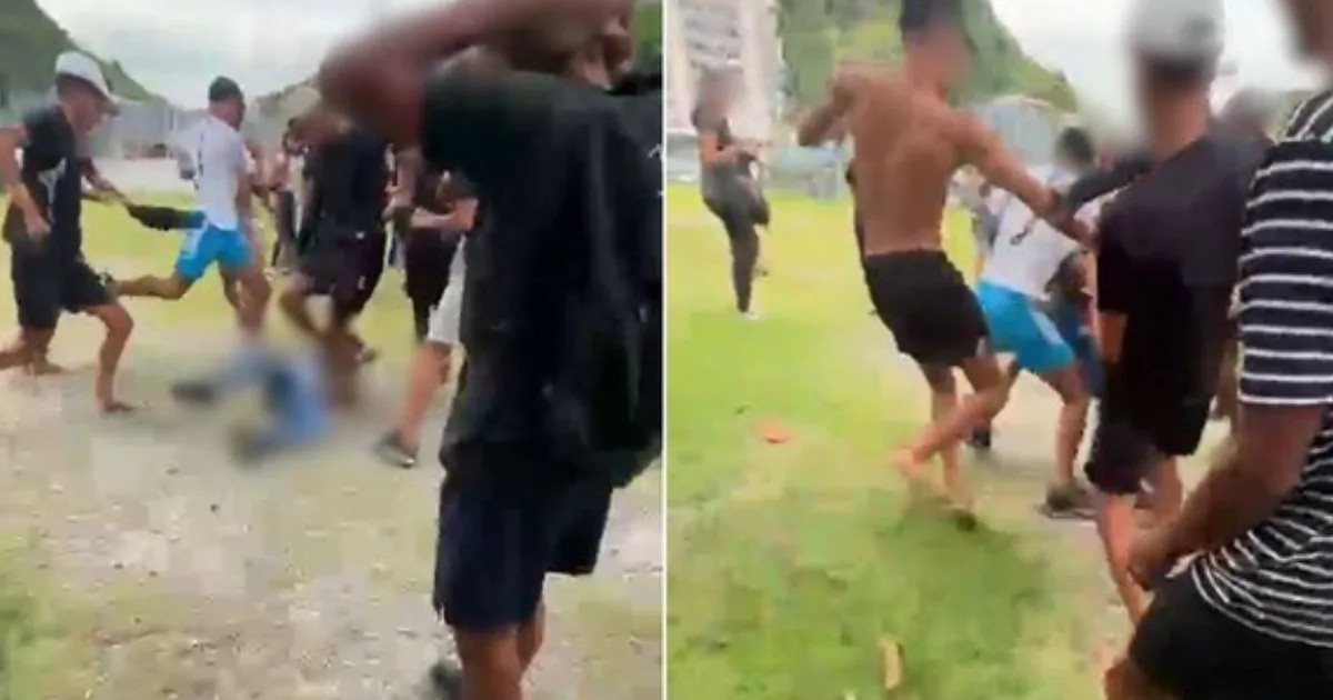 Jovem é atacado por vários alunos após sair da escola em SP