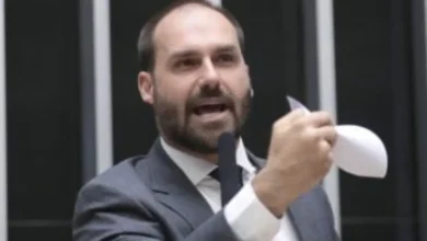 Lindbergh aciona STF e pede prisão preventiva de Eduardo Bolsonaro