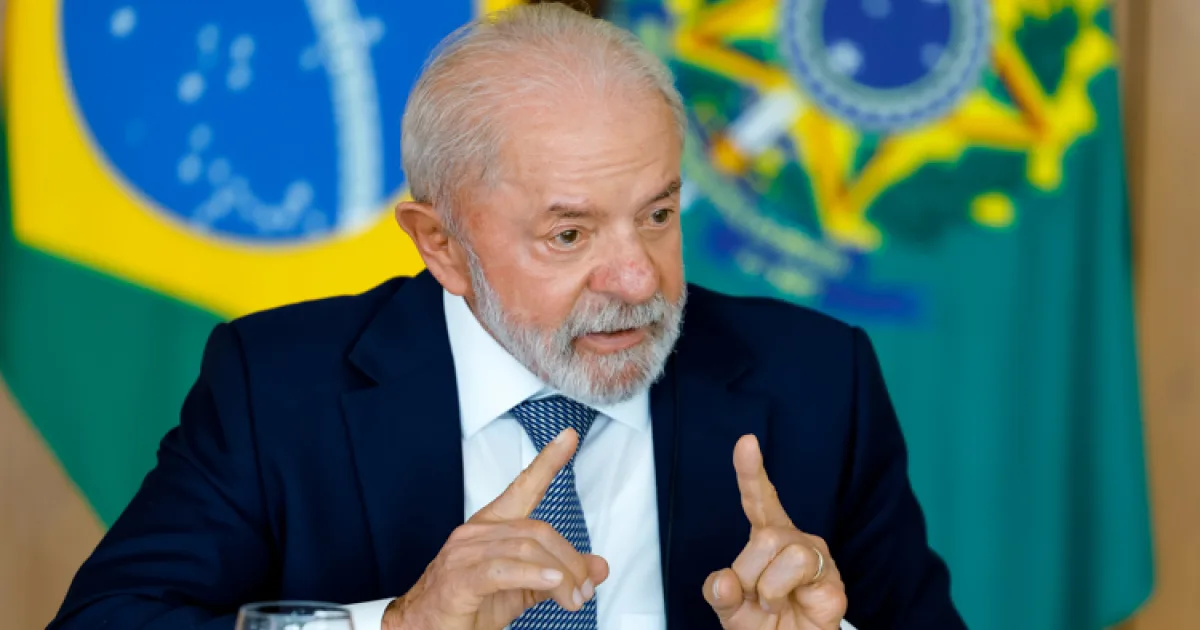 Lula revela se aceitará perder para Flávio Bolsonaro