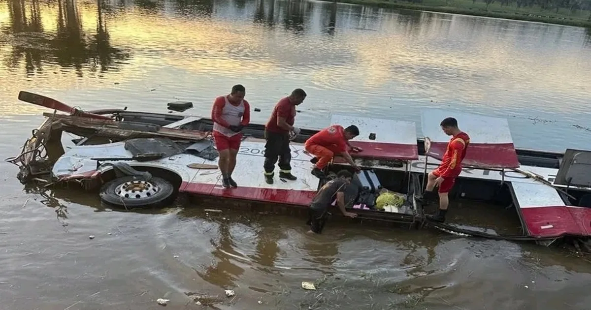 MA: acidente envolvendo ônibus e carros deixa dois mortos e 14 feridos