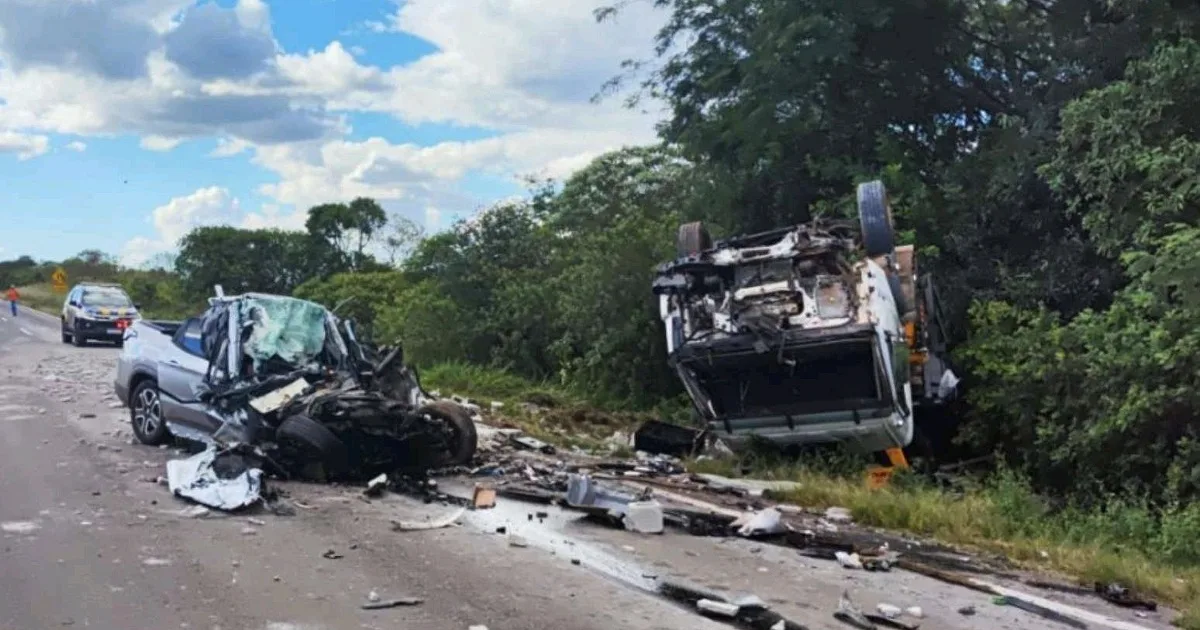 Mãe e filho morrem em acidente na BR 386