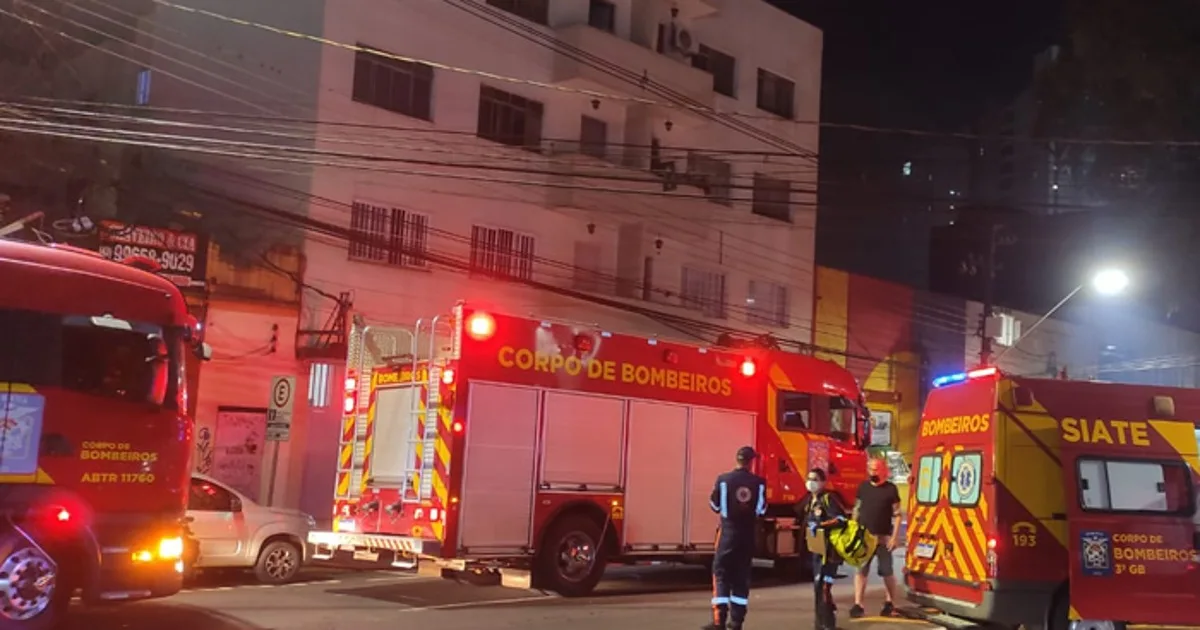 Mãe que conseguiu salvar filhos de incêndio recebe alta