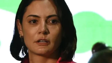 Michelle Bolsonaro toma atitude após Eduardo atacar Nikolas Ferreira