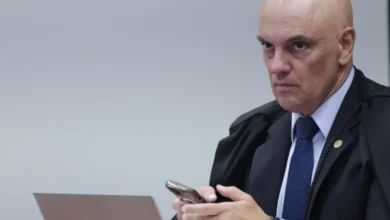 Moraes aciona PF para investigar suposto crime de Flávio Bolsonaro contra Lula